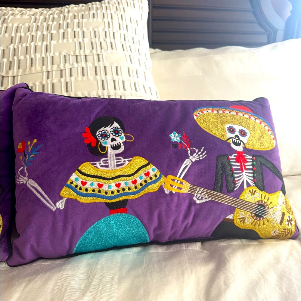 Halloween/Dia de los Muertos decorative Pillows